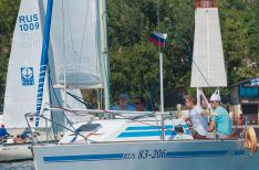 Яхта "Несса" от ЯК "Аврал" получила золотую медаль на регате в Обуховке